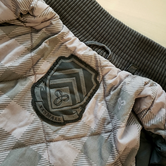 π₯SALEπ₯ TNA Winter Bomber Jacket - Preloved - Picture 6 of 12